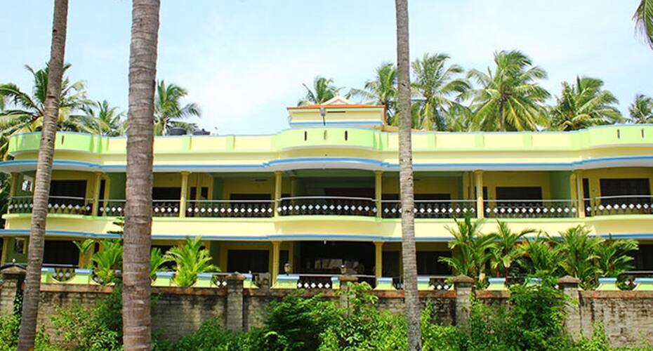 Sea Breeze Resort & Patanjali Centre, Varkala 1